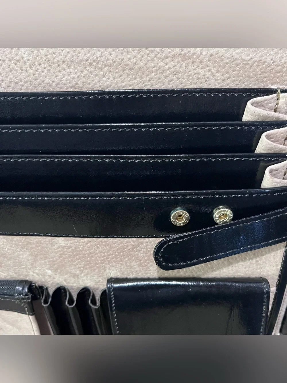 Monarch leather expandable